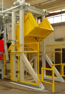 Muldenband straalmachine met automatische laadbak